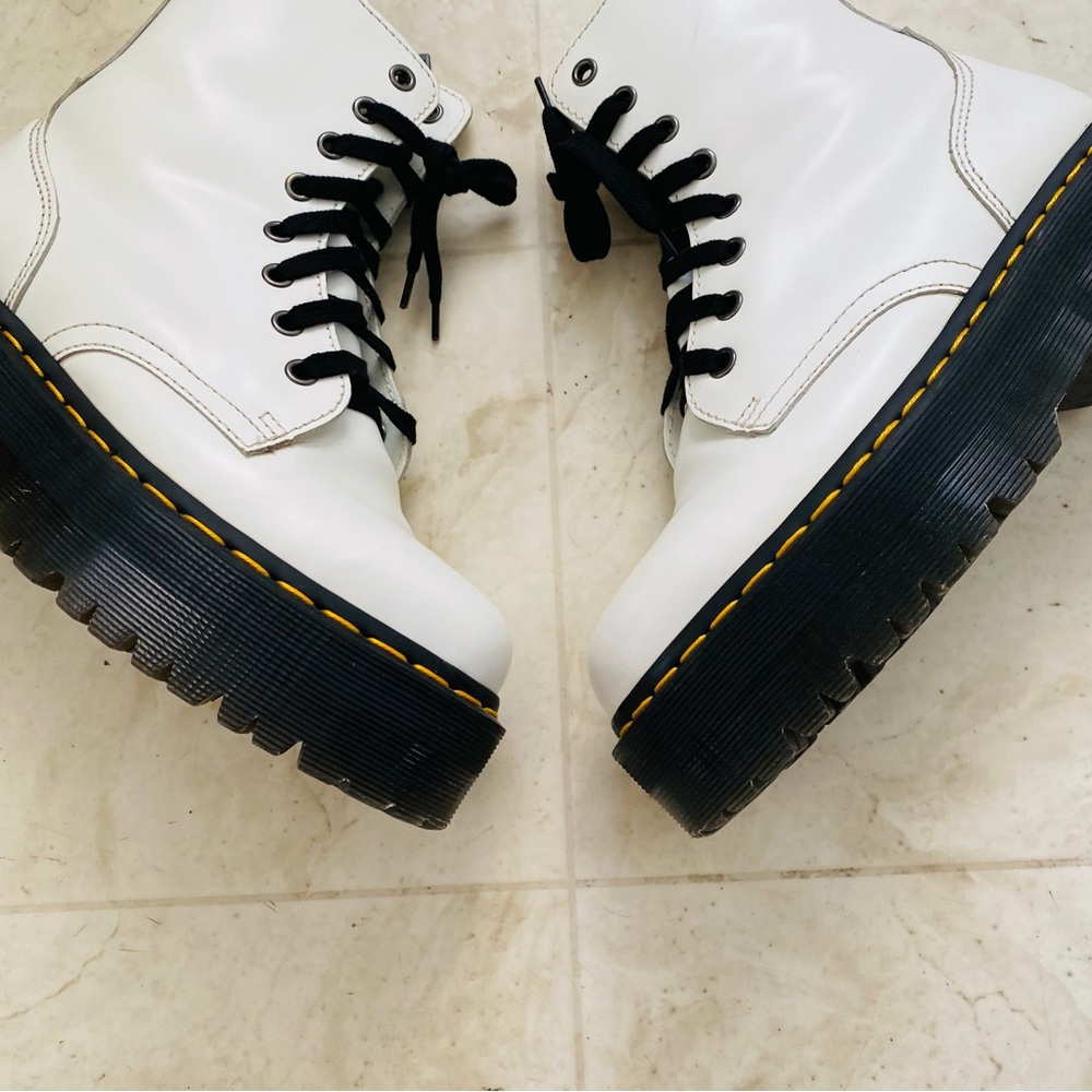 $180 Dr. Martens Jadon White Smooth Leather 8-eye High Top Platform Boots Size 7 - Picture 6 of 15